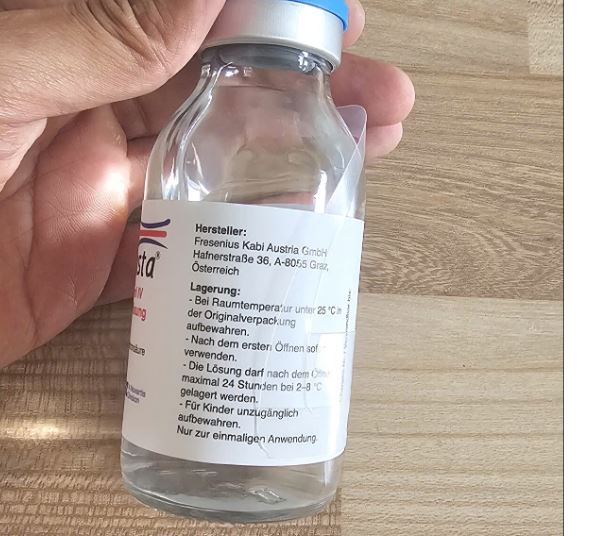 Thuốc Aclasta 5mg/100ml điều trị loãng xương ở phụ nữ sau mãn kinh
